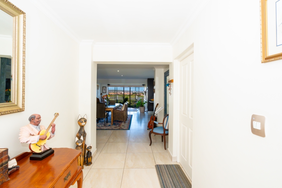 4 Bedroom Property for Sale in Sunset Estate Western Cape
